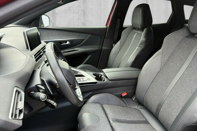 peugeot-3008-bensin-2019-big-16