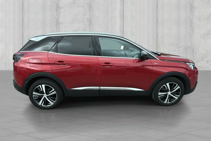 peugeot-3008-bensin-2019-big-3