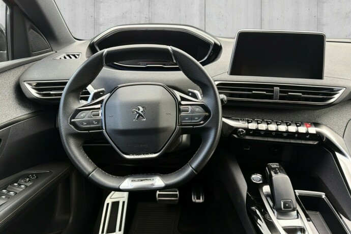 peugeot-3008-bensin-2019-big-11