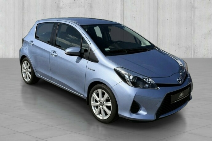 toyota-yaris-bensin-2012-big-0