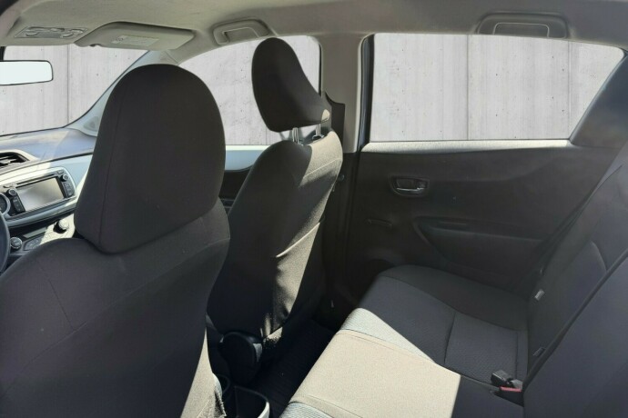 toyota-yaris-bensin-2012-big-14
