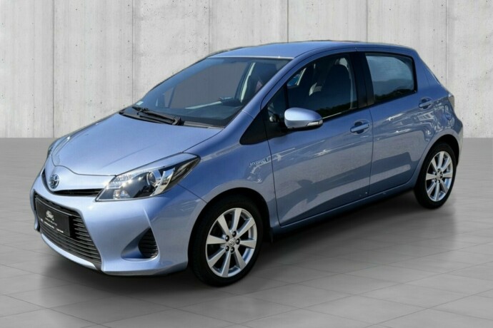 toyota-yaris-bensin-2012-big-4
