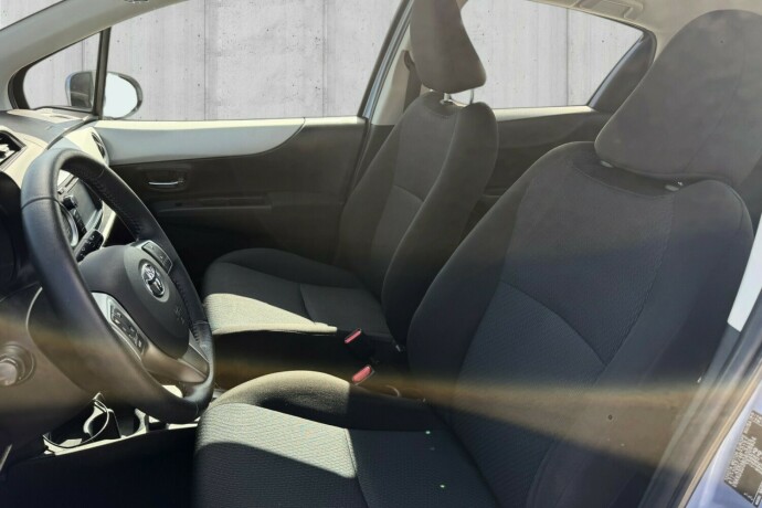 toyota-yaris-bensin-2012-big-15