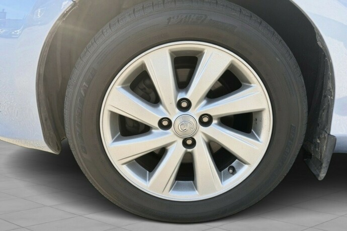 toyota-yaris-bensin-2012-big-17