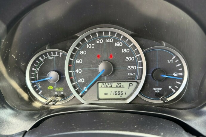 toyota-yaris-bensin-2012-big-10