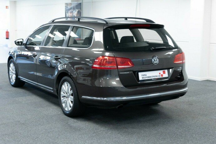 volkswagen-passat-bensin-2014-big-1