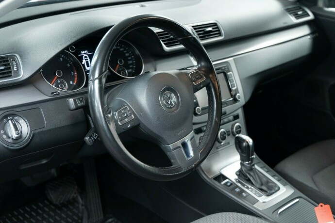 volkswagen-passat-bensin-2014-big-5