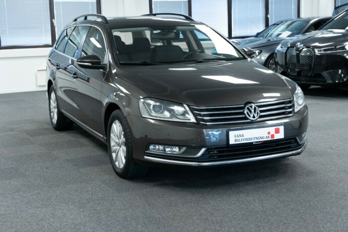 volkswagen-passat-bensin-2014-big-3