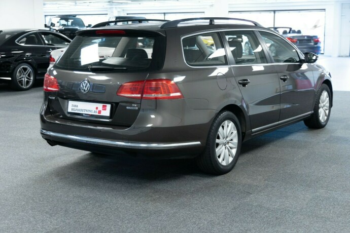 volkswagen-passat-bensin-2014-big-2