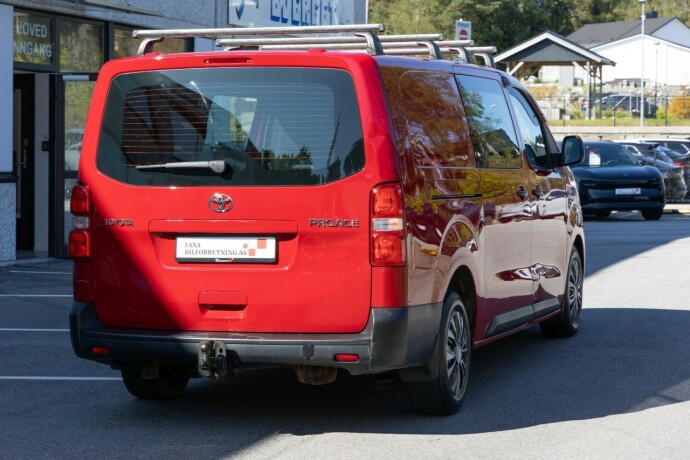 toyota-proace-diesel-2017-big-2