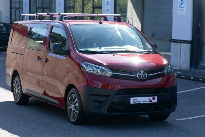 toyota-proace-diesel-2017-big-3