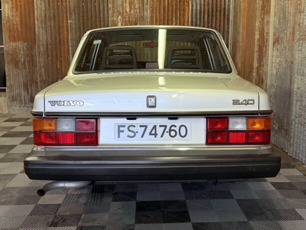volvo-240-bensin-1992-big-13