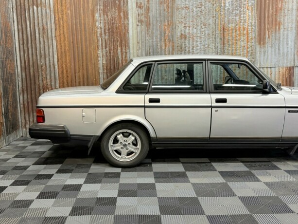 volvo-240-bensin-1992-big-3