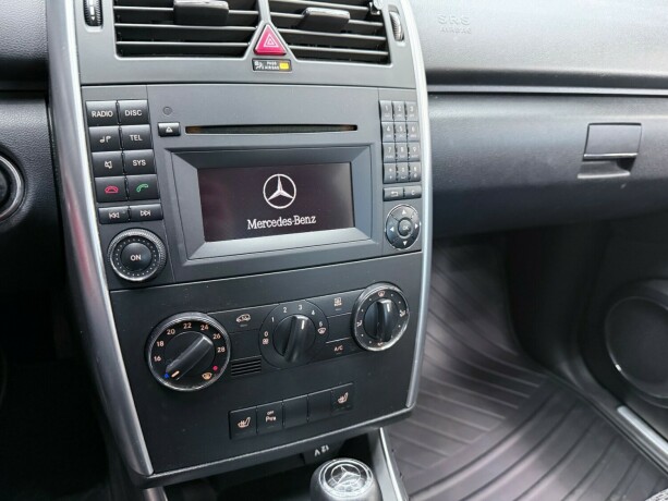mercedes-benz-a160-bensin-2011-big-15