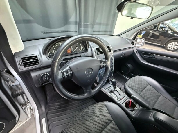 mercedes-benz-a160-bensin-2011-big-11