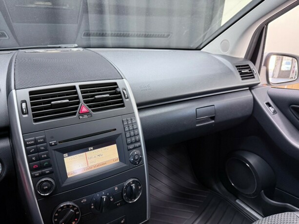 mercedes-benz-a160-bensin-2011-big-18