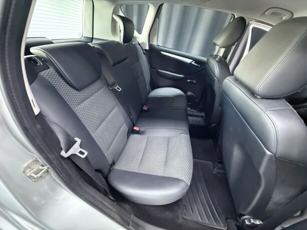 mercedes-benz-a160-bensin-2011-big-23