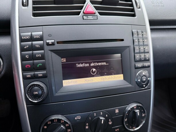 mercedes-benz-a160-bensin-2011-big-17