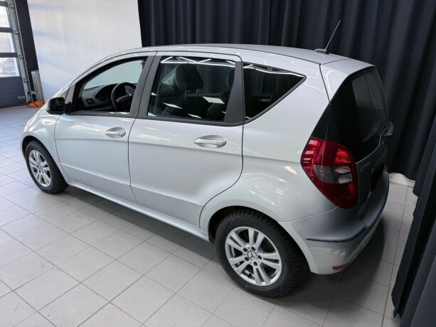 mercedes-benz-a160-bensin-2011-big-4