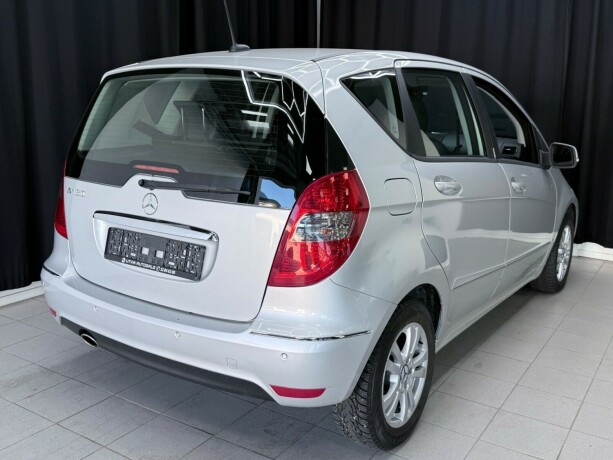 mercedes-benz-a160-bensin-2011-big-5