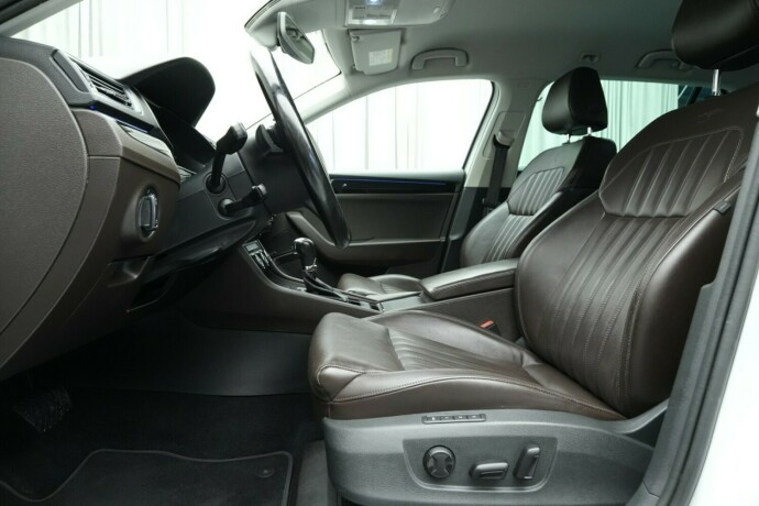 skoda-superb-diesel-2016-big-11