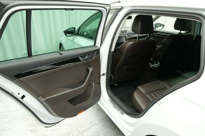 skoda-superb-diesel-2016-big-46