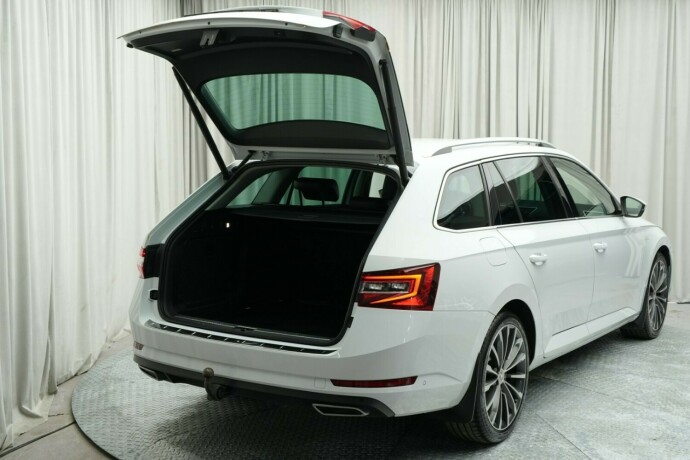 skoda-superb-diesel-2016-big-59