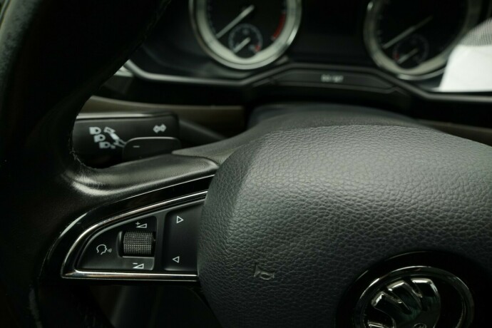 skoda-superb-diesel-2016-big-17