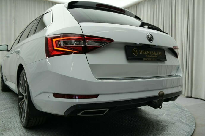 skoda-superb-diesel-2016-big-56