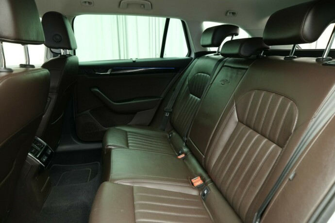 skoda-superb-diesel-2016-big-47