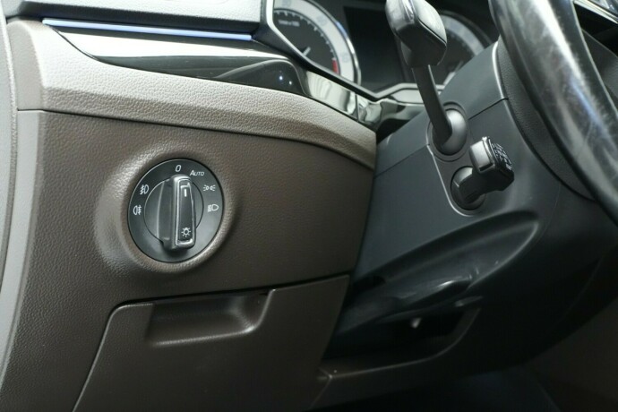 skoda-superb-diesel-2016-big-21