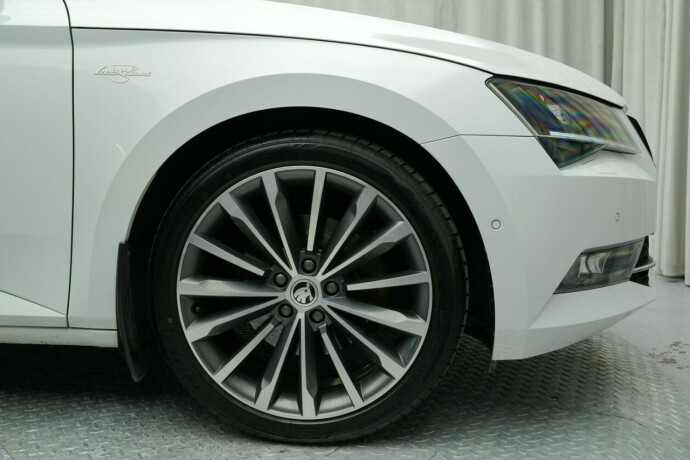 skoda-superb-diesel-2016-big-7