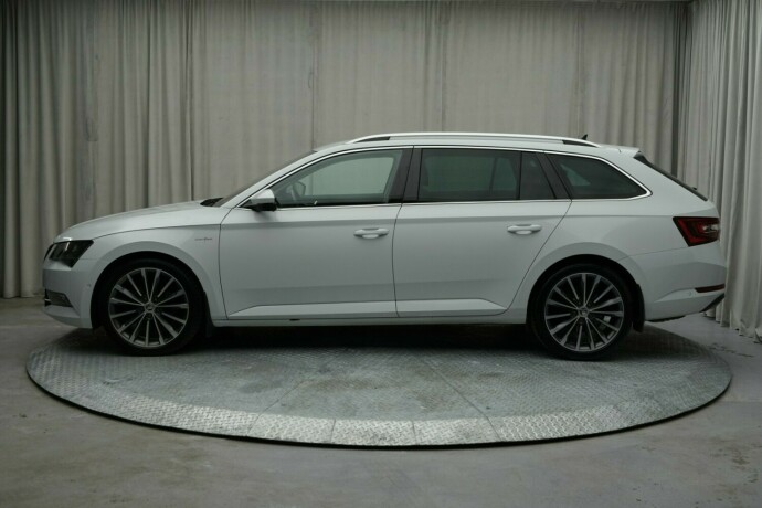 skoda-superb-diesel-2016-big-6