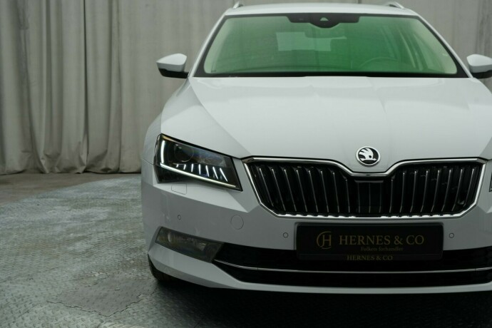 skoda-superb-diesel-2016-big-3