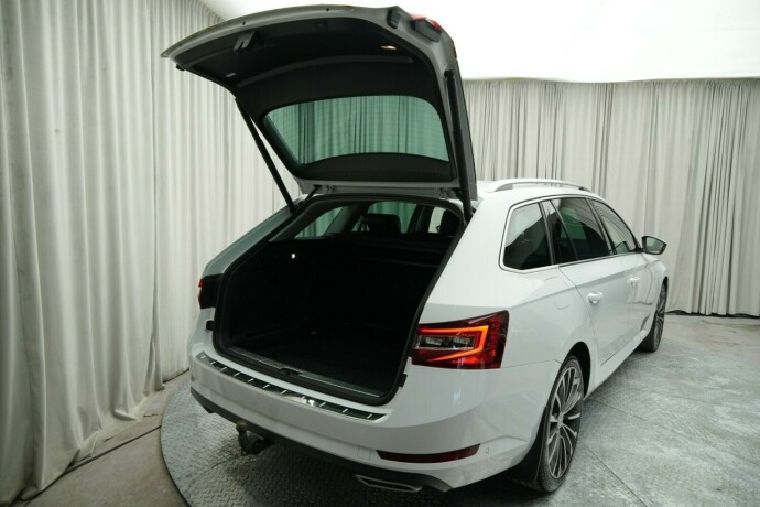 skoda-superb-diesel-2016-big-58