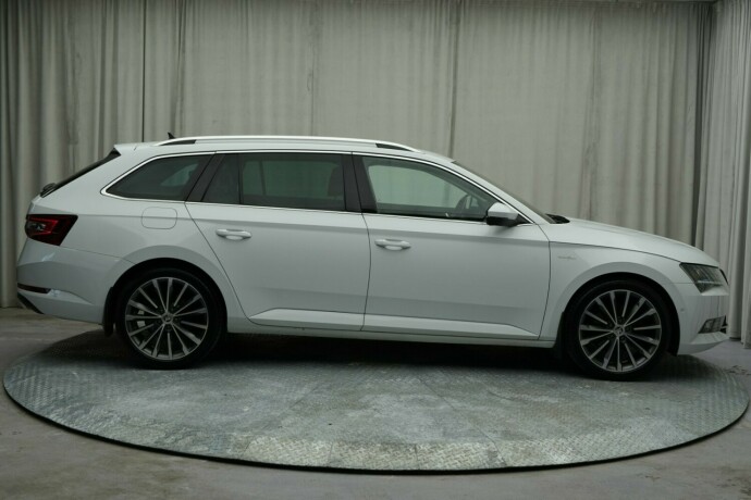 skoda-superb-diesel-2016-big-5