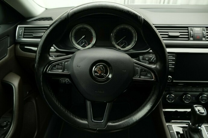 skoda-superb-diesel-2016-big-15
