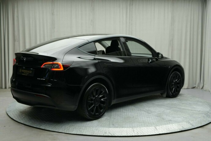 tesla-model-y-elektrisitet-2022-big-39