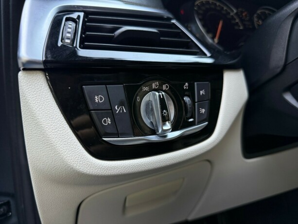 bmw-540i-bensin-2017-big-35