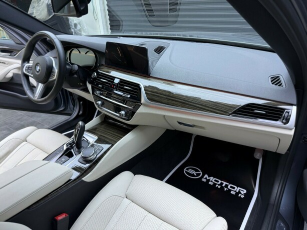 bmw-540i-bensin-2017-big-16