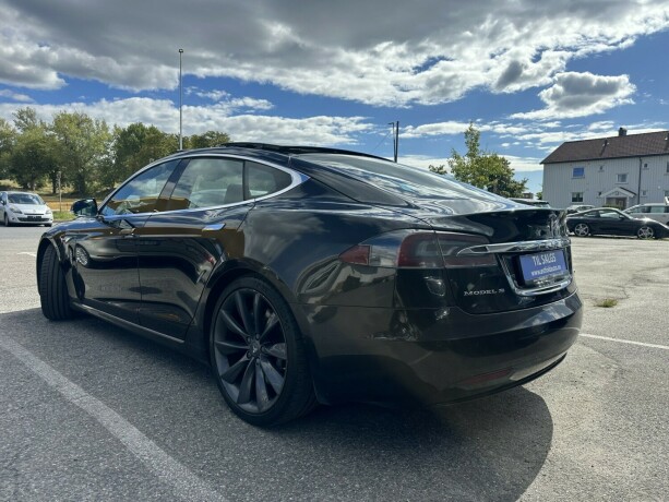 tesla-model-s-elektrisitet-2016-big-5