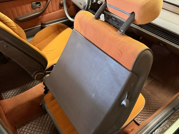 audi-100-bensin-1977-big-25