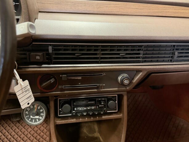 audi-100-bensin-1977-big-19