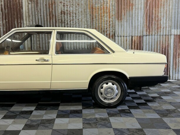 audi-100-bensin-1977-big-9