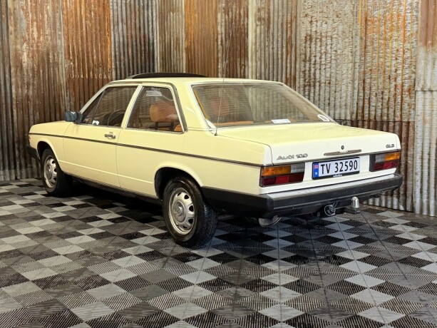audi-100-bensin-1977-big-7