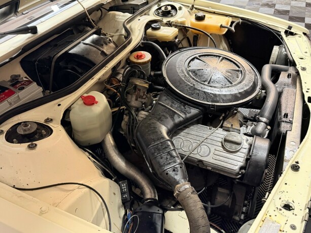 audi-100-bensin-1977-big-35