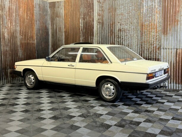 audi-100-bensin-1977-big-8