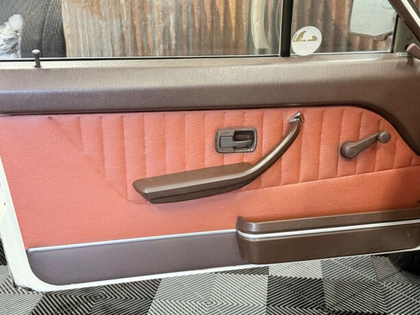 audi-100-bensin-1977-big-16
