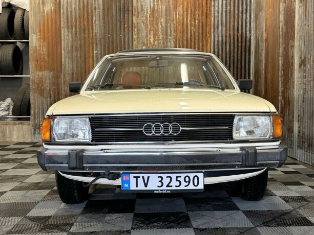 audi-100-bensin-1977-big-6