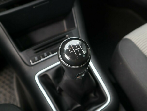 volkswagen-tiguan-bensin-2014-big-13